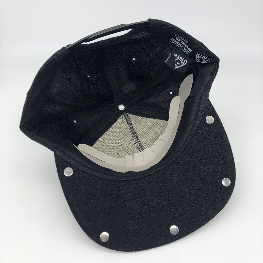 New UNIF Metal Logo Baseball Flat Bill Cap Hat - Picture 5 of 6